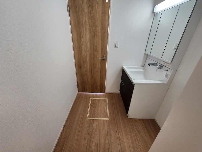 小牧市大字本庄字郷浦　新築戸建　2号地の洗面所|広い洗面スペース