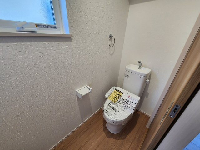 小牧市大字本庄字郷浦　新築戸建　2号地のトイレ|2階のトイレです