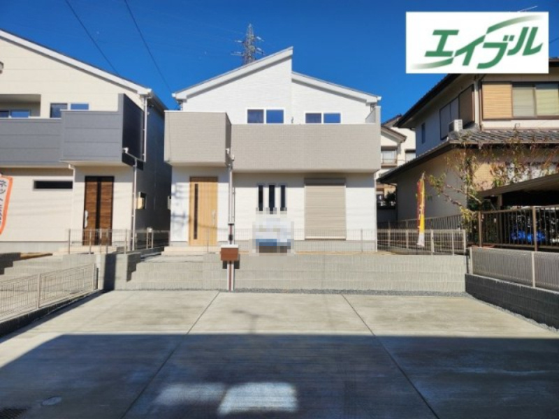 小牧市大字本庄字郷浦　新築戸建　2号地の外観|南側道路・陽当たり良好。
