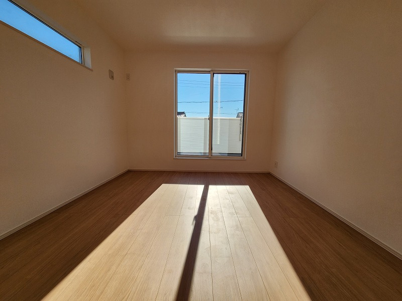 小牧市大字本庄字郷浦　新築戸建　2号地の洋室|落ち着いた色調の洋室です