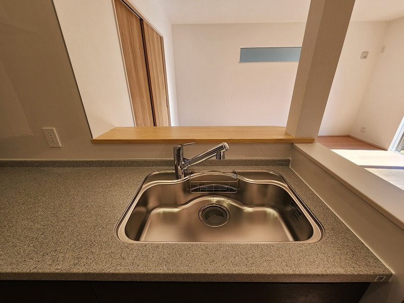 小牧市大字本庄字郷浦　新築戸建　2号地のキッチン|きれいなキッチンです