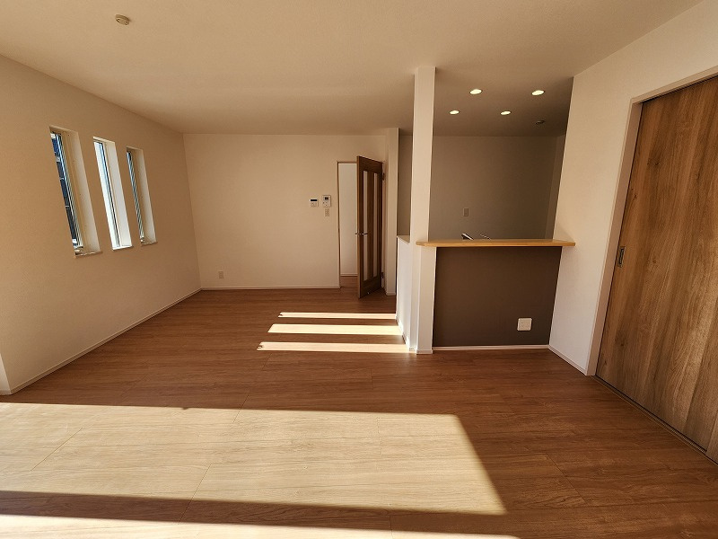 小牧市大字本庄字郷浦　新築戸建　2号地の居間・リビング|ゆったりとしたリビングです