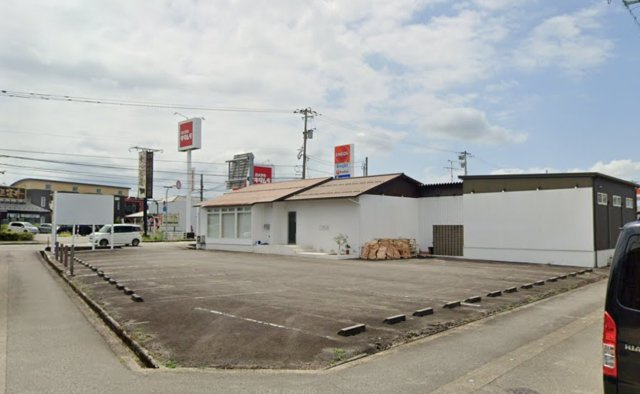 富山市中川原　売店舗　満室稼働中の外観