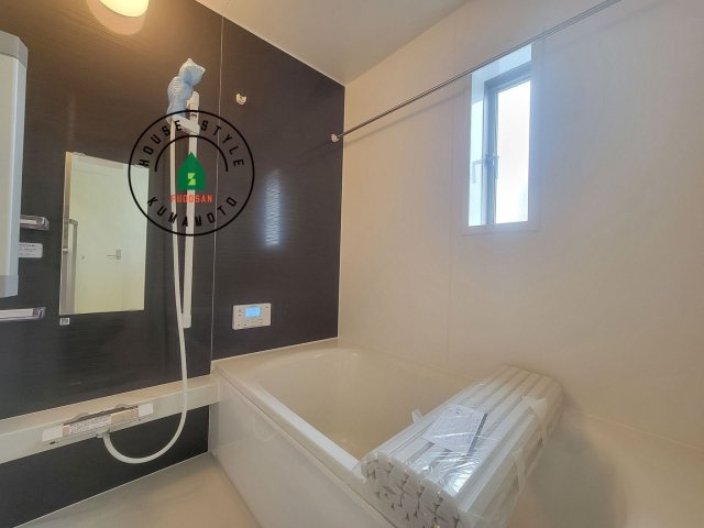 熊本市南区八分字町第14-2棟（2号棟）の浴室|1日の疲れを癒してくれる広々バスルーム。雨の日のお洗濯にも大活躍な浴室乾燥機付です！