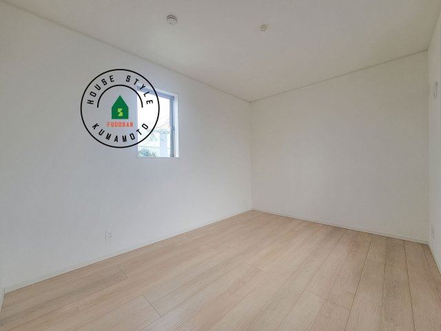 熊本市南区八分字町第14-2棟（2号棟）の寝室|主寝室には収納力に優れたクローゼットがありますので、お部屋もすっきり片付きます。