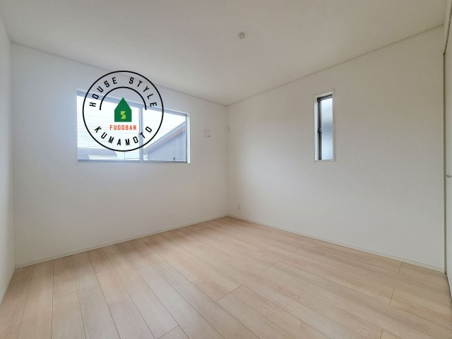 熊本市南区八分字町第14-2棟（2号棟）の洋室|採光良好な洋室は全居室、複層ガラスの遮熱効果と断熱効果で、一年中快適に過ごせます。