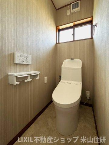 飯野中古再生住宅のトイレ|2階トイレ※交換済み