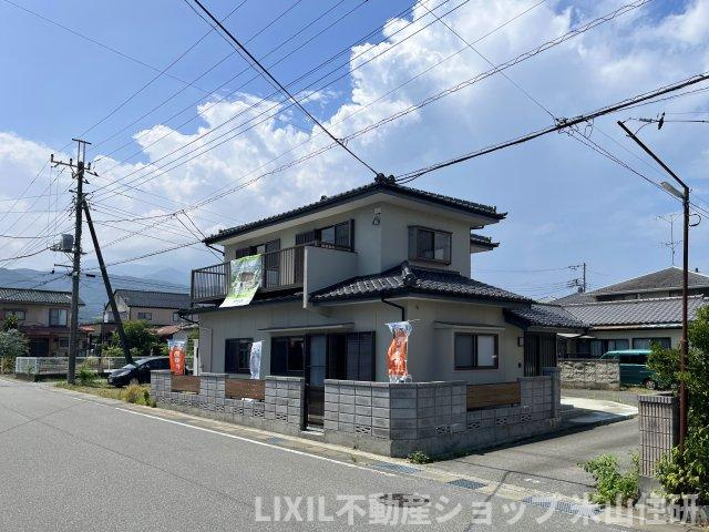 飯野中古再生住宅の前面道路含む現地写真