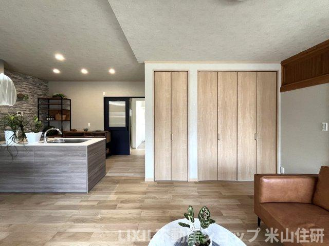 飯野中古再生住宅の収納|整理しやすい大容量のリビング収納