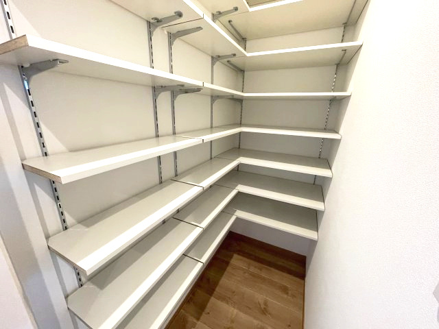 佐伯区八幡が丘1丁目　№28641の収納|パントリー
大容量ストックも可能です◎