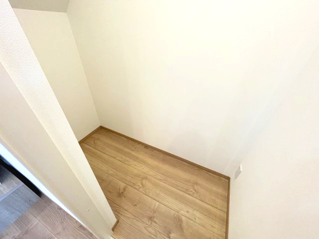 佐伯区八幡が丘1丁目　№28641の収納|リビング横物置