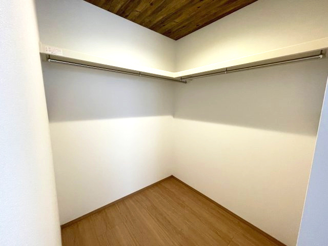 佐伯区八幡が丘1丁目　№28641の収納|洋室7.25帖内収納