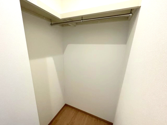 佐伯区八幡が丘1丁目　№28641の収納|洋室6.75帖内収納