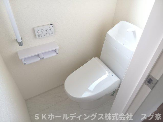 綾部市上延町前田新築戸建て２号棟のトイレ