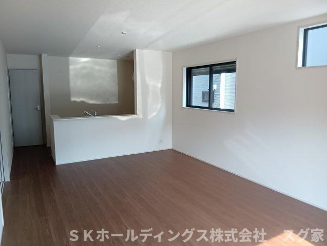 綾部市上延町前田新築戸建て２号棟の居間・リビング