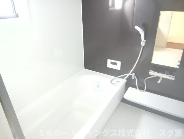 綾部市上延町前田新築戸建て２号棟の浴室