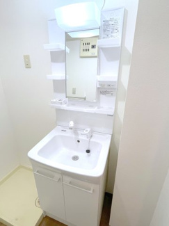 【洗面所】 | アムールたかはし　２０５ | 嬉しい独立洗面台♪

