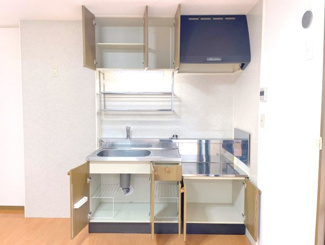 【居間・リビング】 | アムールたかはし　２０５ | 南東　ＤＫ８．２帖
※内観写真は従前契約者が御入居前（２０２４．７）撮影分です