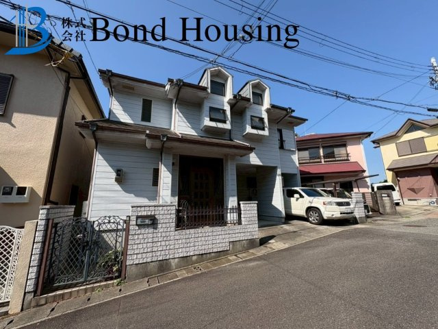 南西向きで陽当り・通風良好　伊川谷町有瀬　中古戸建　築35年の前面道路含む現地写真
