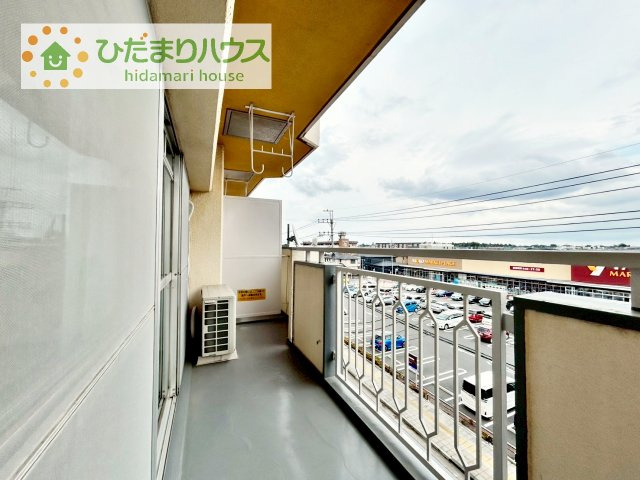 【バルコニー】 | 天王台ロイヤルマンション | あたたかな光が差し込む、南向きのバルコニー(#^^#)