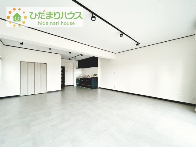 【居間・リビング】 | 天王台ロイヤルマンション | 早くお仕事終わらせて、家に帰りたくなるようなリビングです(^^♪