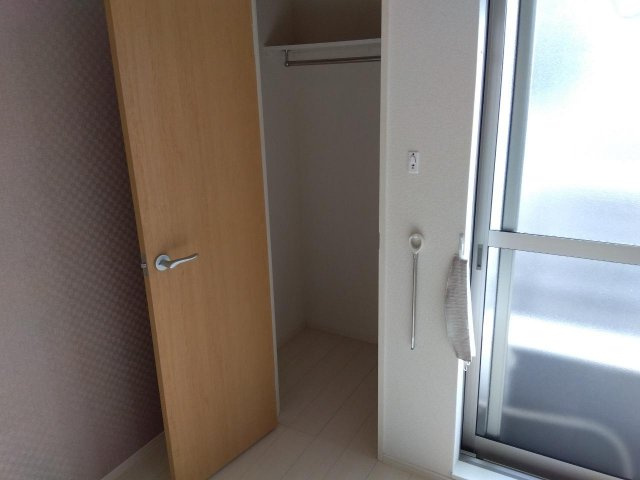 三木市大村のアパートの内装