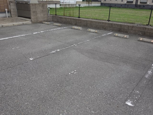 レオパレスＭｅｌｏｄｙ　Ⅰの駐車場