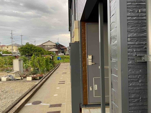 レオパレス望の玄関