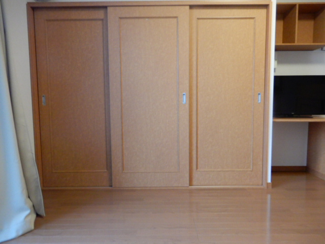 レオパレスグランプラージュの居間・リビング