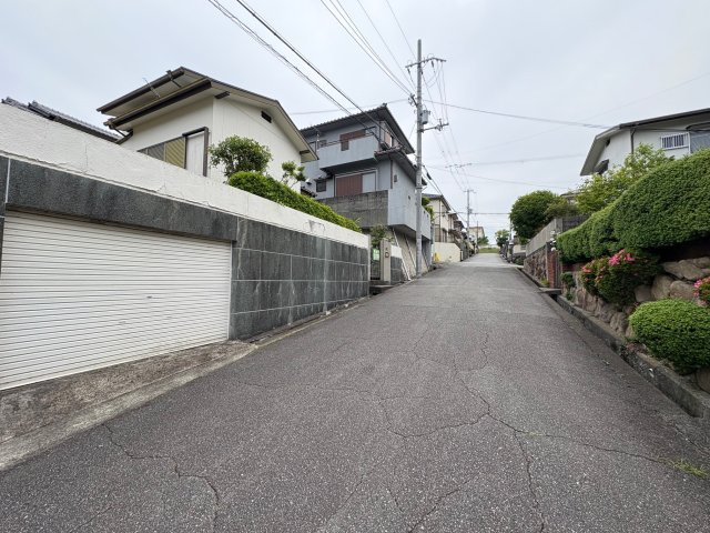 神戸市北区君影町4丁目土地の前面道路含む現地写真
