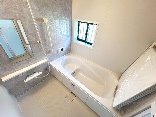 ハートフルタウン　扶桑町高雄7期　全2区画分譲の浴室|明るく清潔なバスルームで、保温浴槽を使用しており４時間たっても湯温低下は約2.5度の省エネ仕様です。