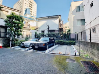 【駐車場】