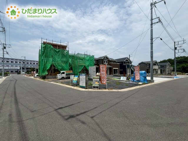 熊谷市塩　新築一戸建て　いろどりアイタウン　07の前面道路含む現地写真