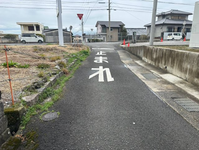 豊岡町長田　売土地の前面道路含む現地写真