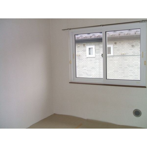 メゾンリリーフ長岡 B棟の居間・リビング