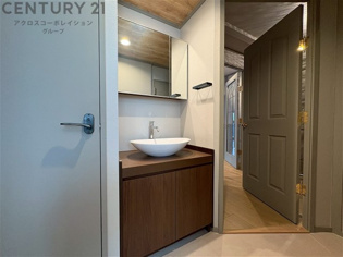 おしゃれなデザインの洗面化粧台になります♪