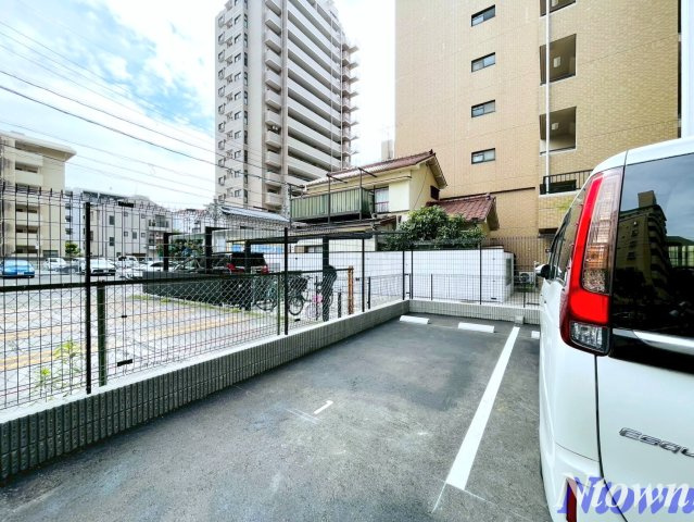 【駐車場】 | メイクスアート上前津Ⅵ | 駐車場に車を止められます