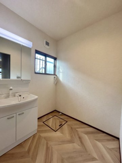 【洗面所】 | 南アルプス市野牛島 中古戸建 内外装フルリフォーム