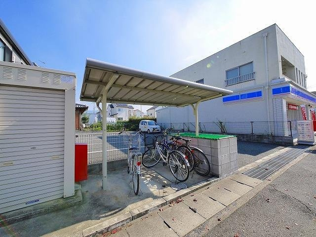 レオパレス山の辺のその他共用部分|自転車置き場