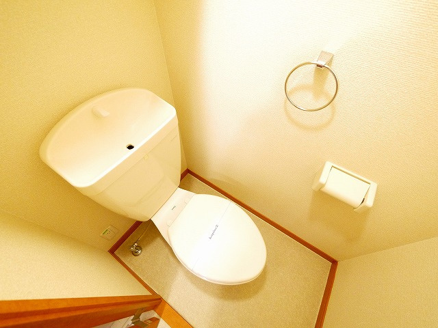 レオパレス山の辺のトイレ|清潔感のあるトイレです