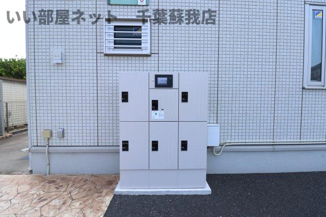 ディアコート五井のエントランス|宅配ボックスがあると、自分の時間を有効活用できますね！