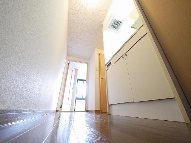 レオパレス大陽壱番館の玄関|ゆったりとした玄関です