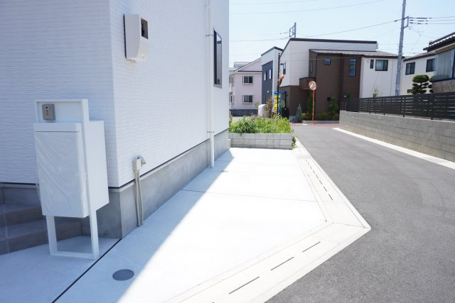 草加市吉町4丁目 新築分譲住宅の駐車場