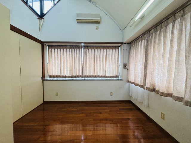 豊見城市高嶺一戸建ての洋室