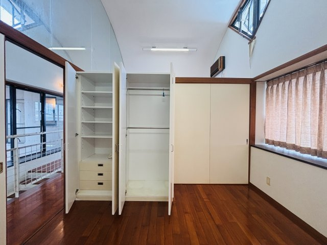 豊見城市高嶺一戸建ての洋室