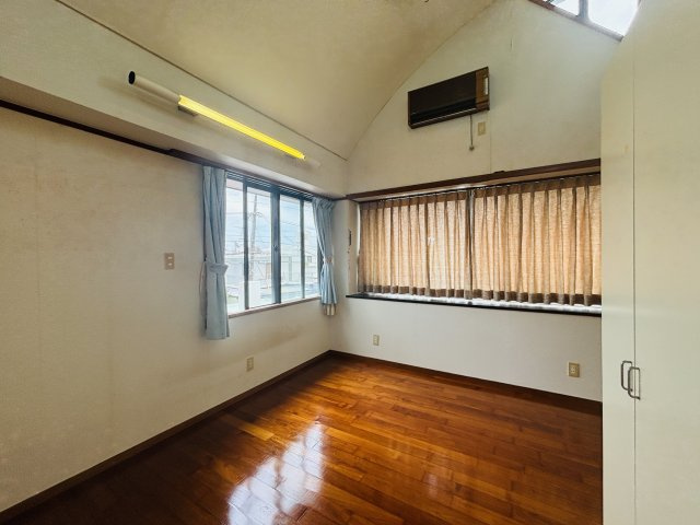 豊見城市高嶺一戸建ての洋室