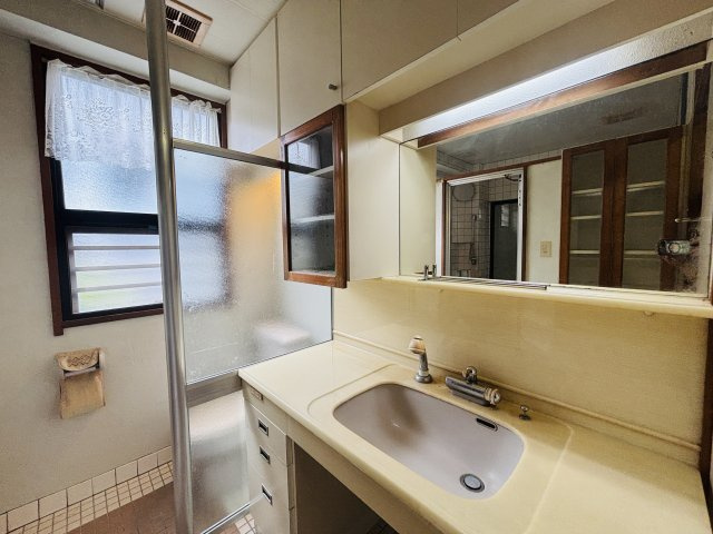 豊見城市高嶺一戸建ての独立洗面台