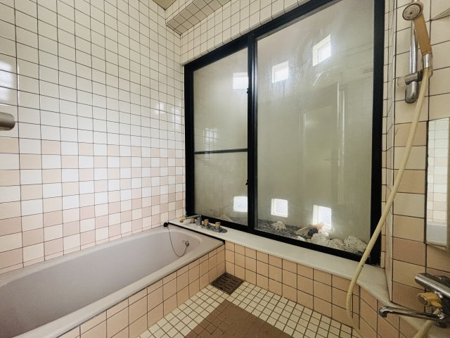 豊見城市高嶺一戸建ての浴室