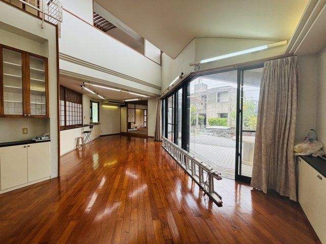 豊見城市高嶺一戸建ての居間・リビング