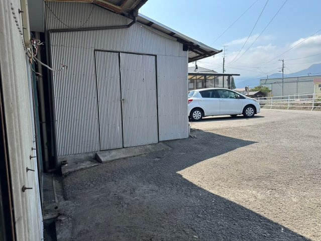 久保田町2丁目　売倉庫の外観